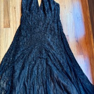 Carmen Marc Valvo Signature - Beaded Cocktail Dress